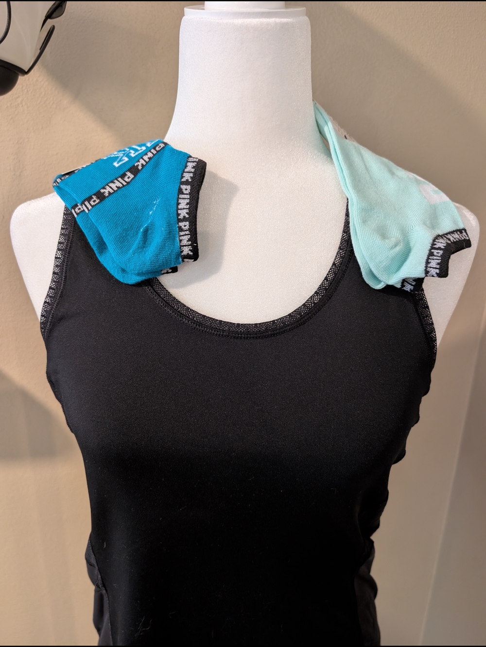 Victoria's Secret Small Black Athletic Tank Neck And 2 Pairs Of Socks